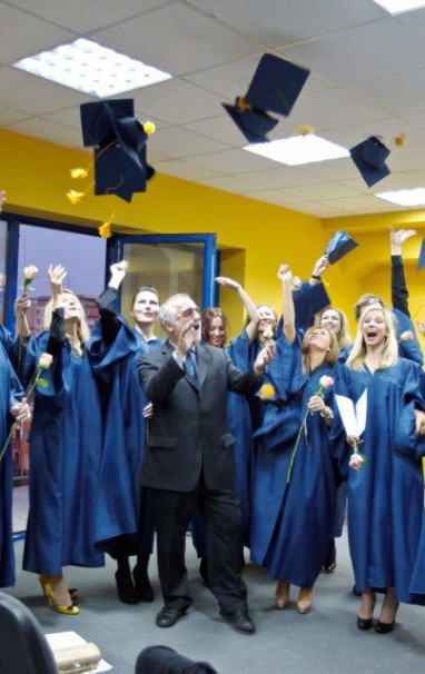 Se prelungesc inscrierile la artcademy fashion business school