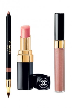Infrumuseteaza-ti buzele cu texturi diferite din colectia Les Essentiels de Chanel! Iti propunem: gloss-ul Lèvres Scintillantes, rujul Coco Shine si creionul Le Crayon Lèvres; 132 lei, 152 lei si 108 lei.