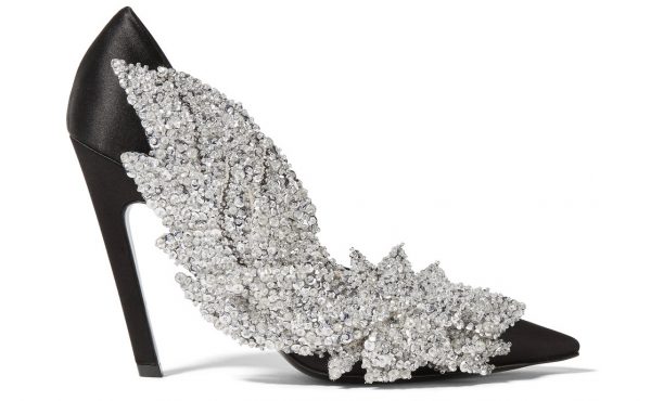 2. Pantofi din matase cu aplicatii din cristale, Balenciaga, 2.250 euro, www.net-a-porter.com