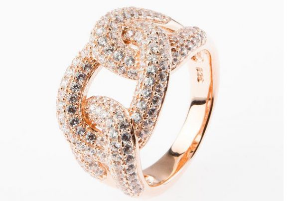 8. Inel placat cu aur, The Glory Lab, 262 lei, www.departmentstore.ro