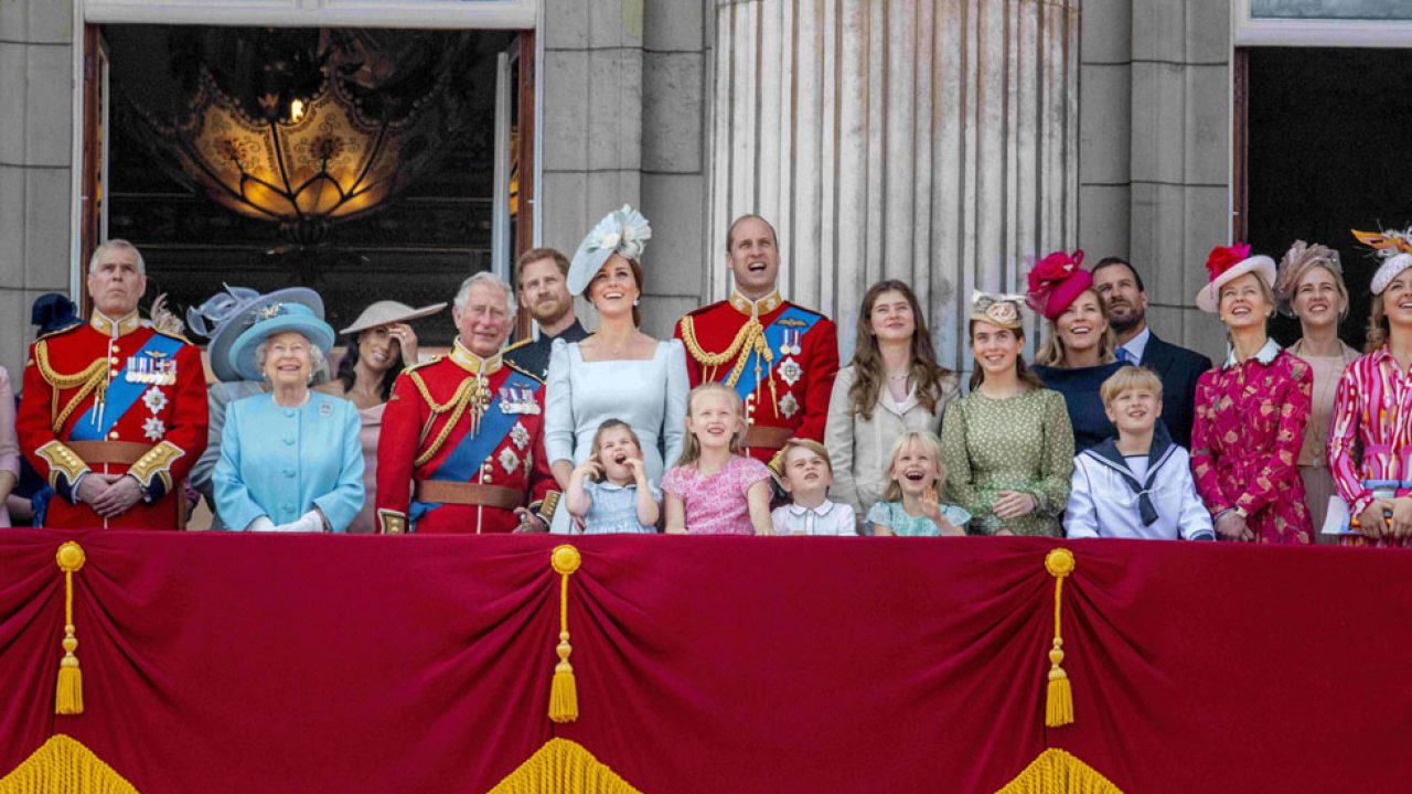 15 Teorii Ale ConspiraÈiei Despre Familia RegalÄ BritanicÄ Elle Ro