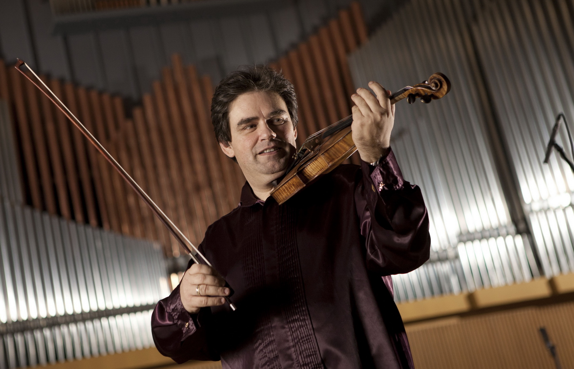 (P) Concerte LIVE de la SALA RADIO: Mozart cântat pe vioara Stradivarius Elder-Voicu  și Beethoven interpretat pe vioara lui Enescu