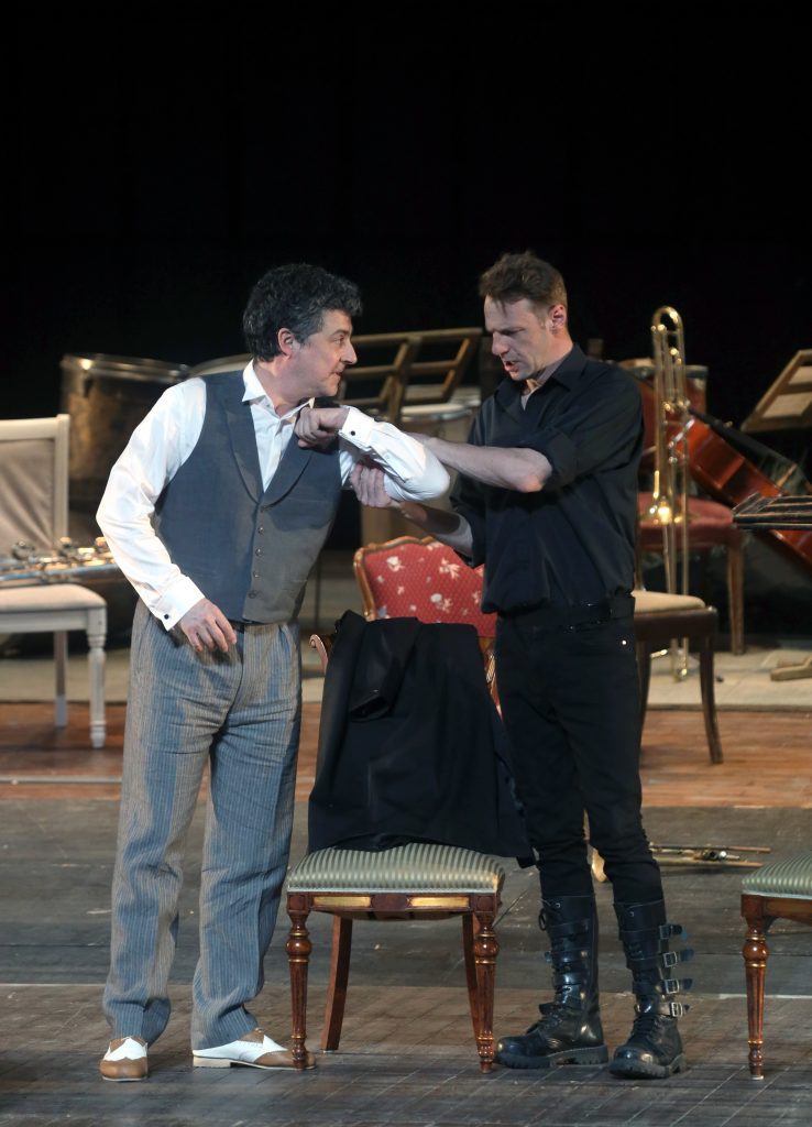 În premieră, în România, Părinți și copii – un spectacol de o izbitoare actualitate tematică