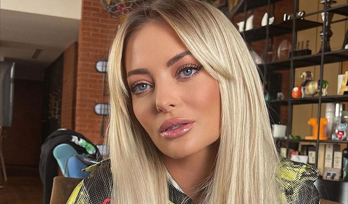 Delia Apariție Inedită în Costum De Baie Pe Rețelele De Socializare