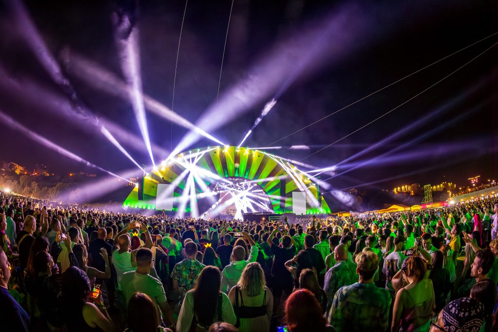 Peste 278.000 de fani s-au bucurat de ediția a șasea a celui mai mare festival de pe o plajă din Europa