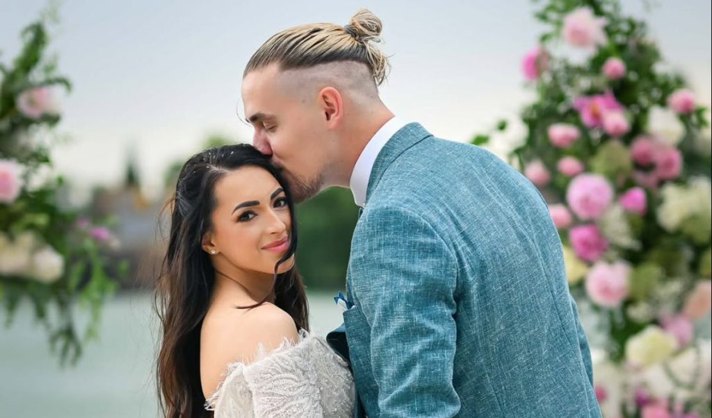 Larisa Iordache și Cristian Chiriță și-au botezat fetița. Imagini inedite de la eveniment