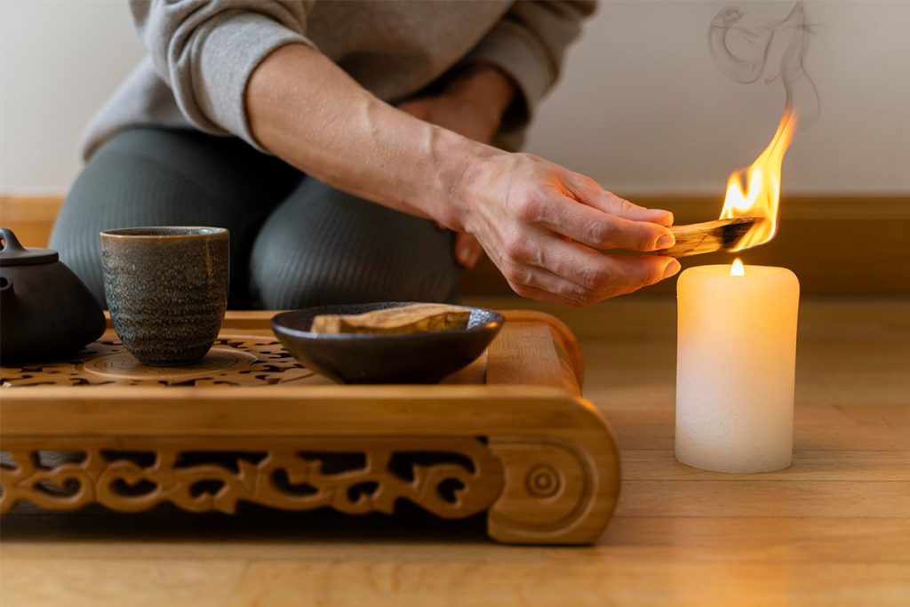 Rolul fumigației pentru purificarea și energia locuinței