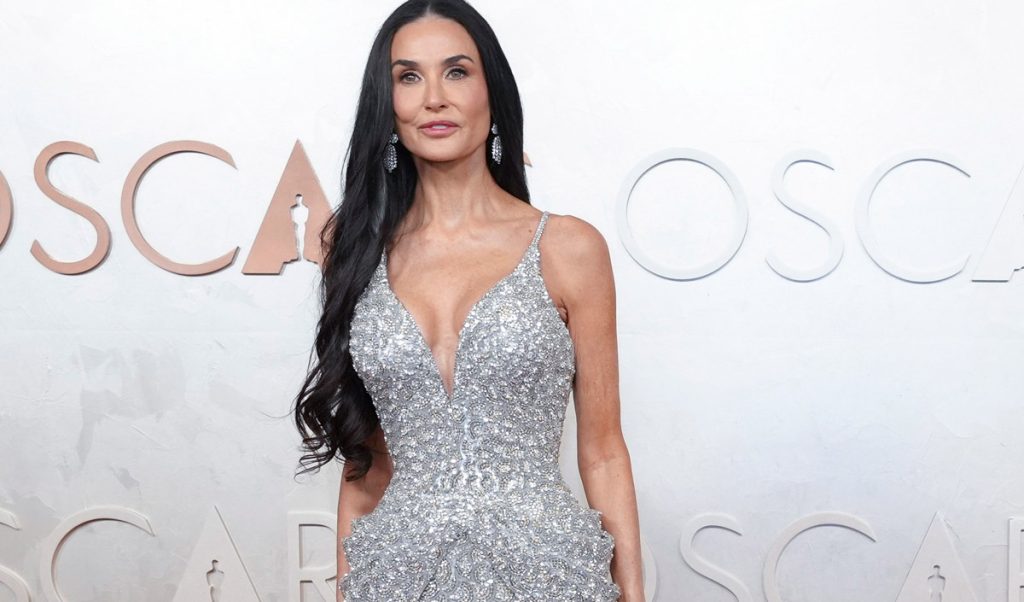 Demi Moore revine la coafura care a consacrat-o după filmul Striptease. Cum arată acum actrița