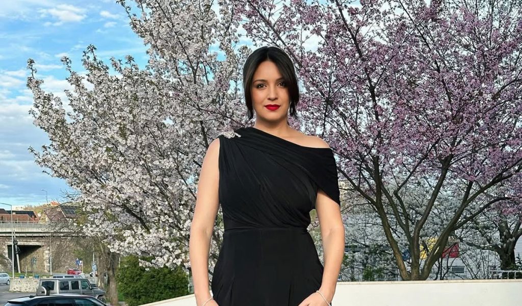 Diana Dumitrescu, imagini din biserică, după ce s-a pocăit. Actrița s-a botezat în religia penticostală