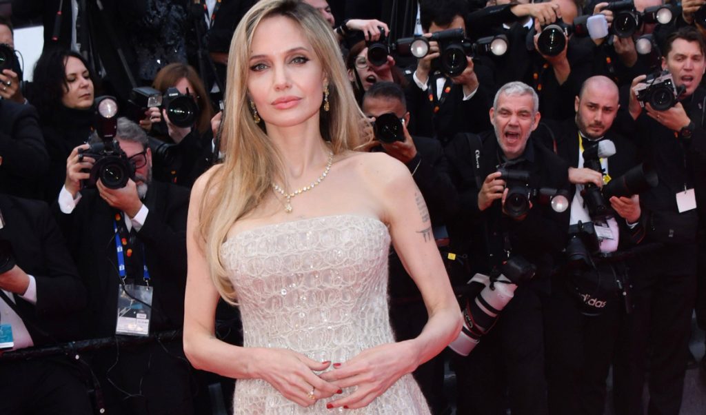 Angelina Jolie, adevărul despre operația de dublă mastectomie și cicatricile rămase: „Când văd alte femei care au curajul să le arate…”