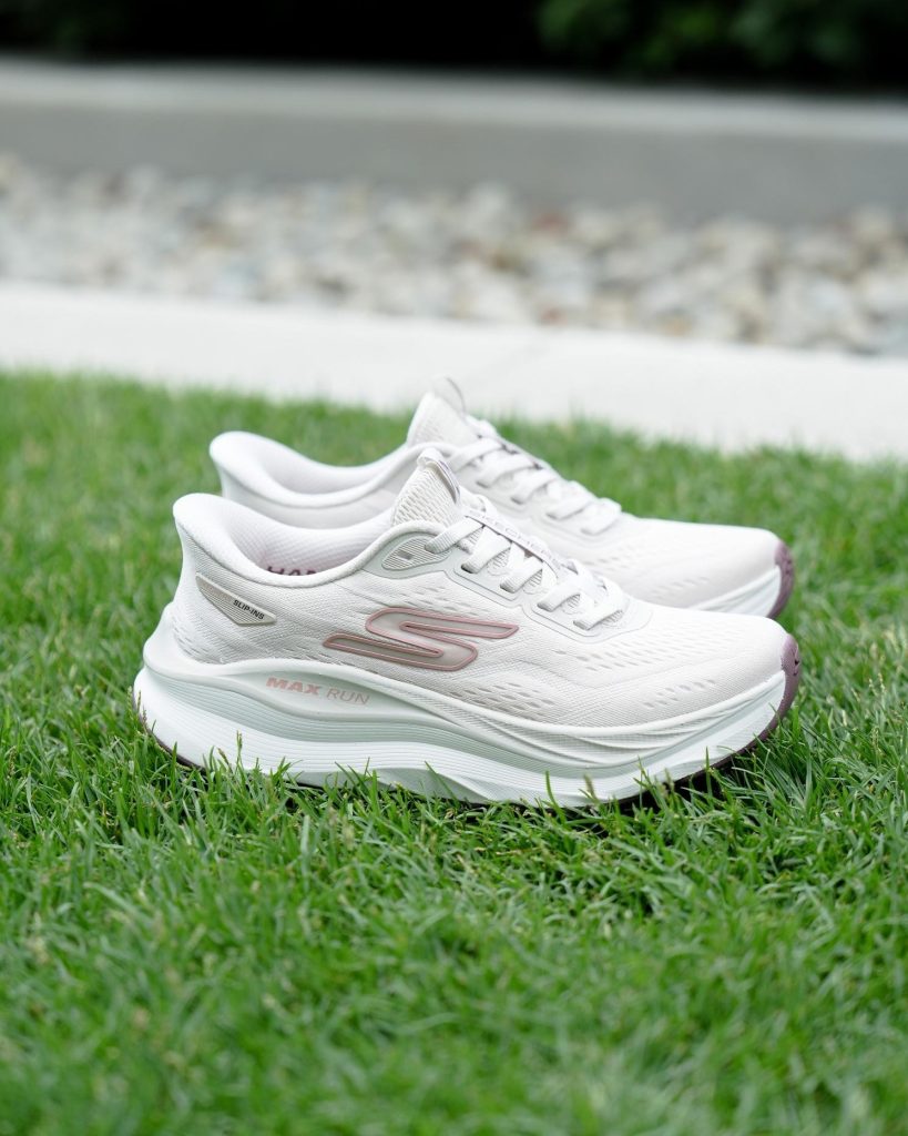 Confortul, dress code-ul preferat: 4 modele Skechers pentru o primăvară în mișcare